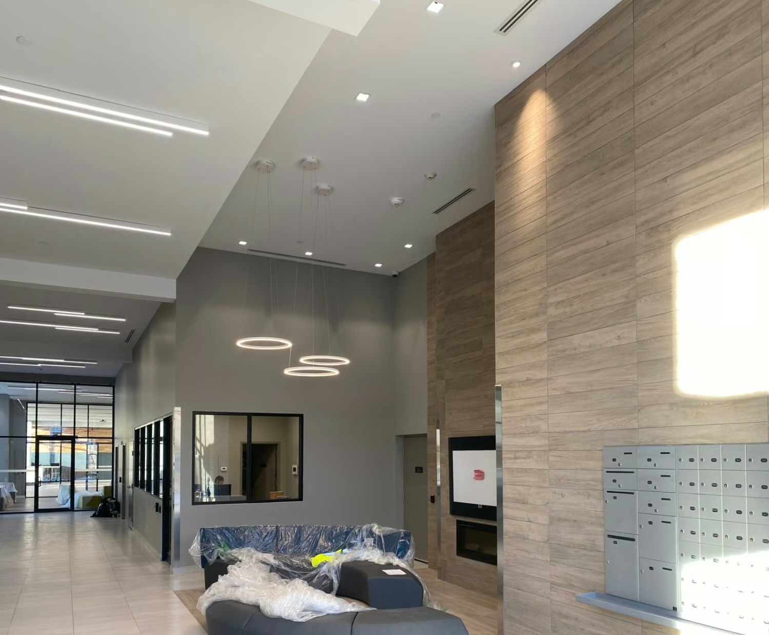 Lobby feature wall and reception-style finish